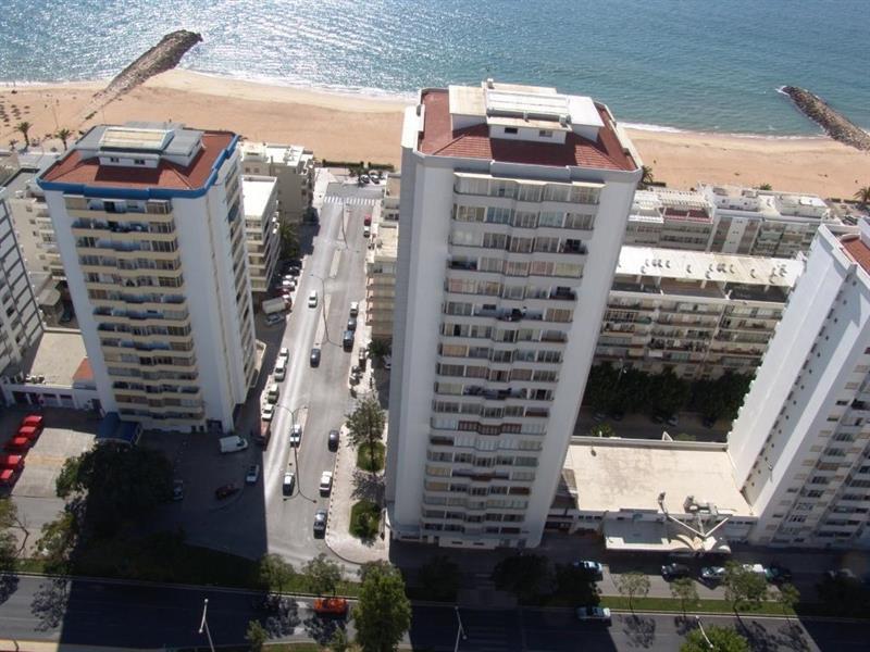 Torres Mira Praia By Garvetur Quarteira Bagian luar foto